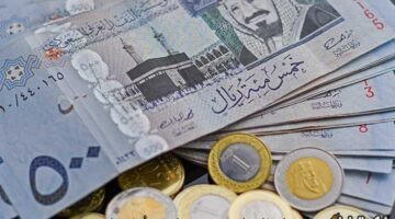 ارتفاع مذهل في سعر الدولار والريال السعودي مقابل الجنيه المصري: ما السر المفاجئ وراء هذا الارتفاع؟ الجنيه يتجاوز حاجزاً تاريخياً في تعاملات اليوم!