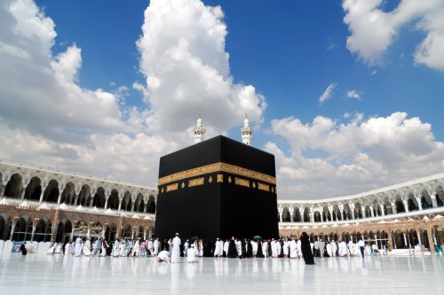 السعودية تعلن 6 شروط جديدة لتأشيرات العمرة وتكشف عن الرسوم المتوقعة بعد تطبيقها