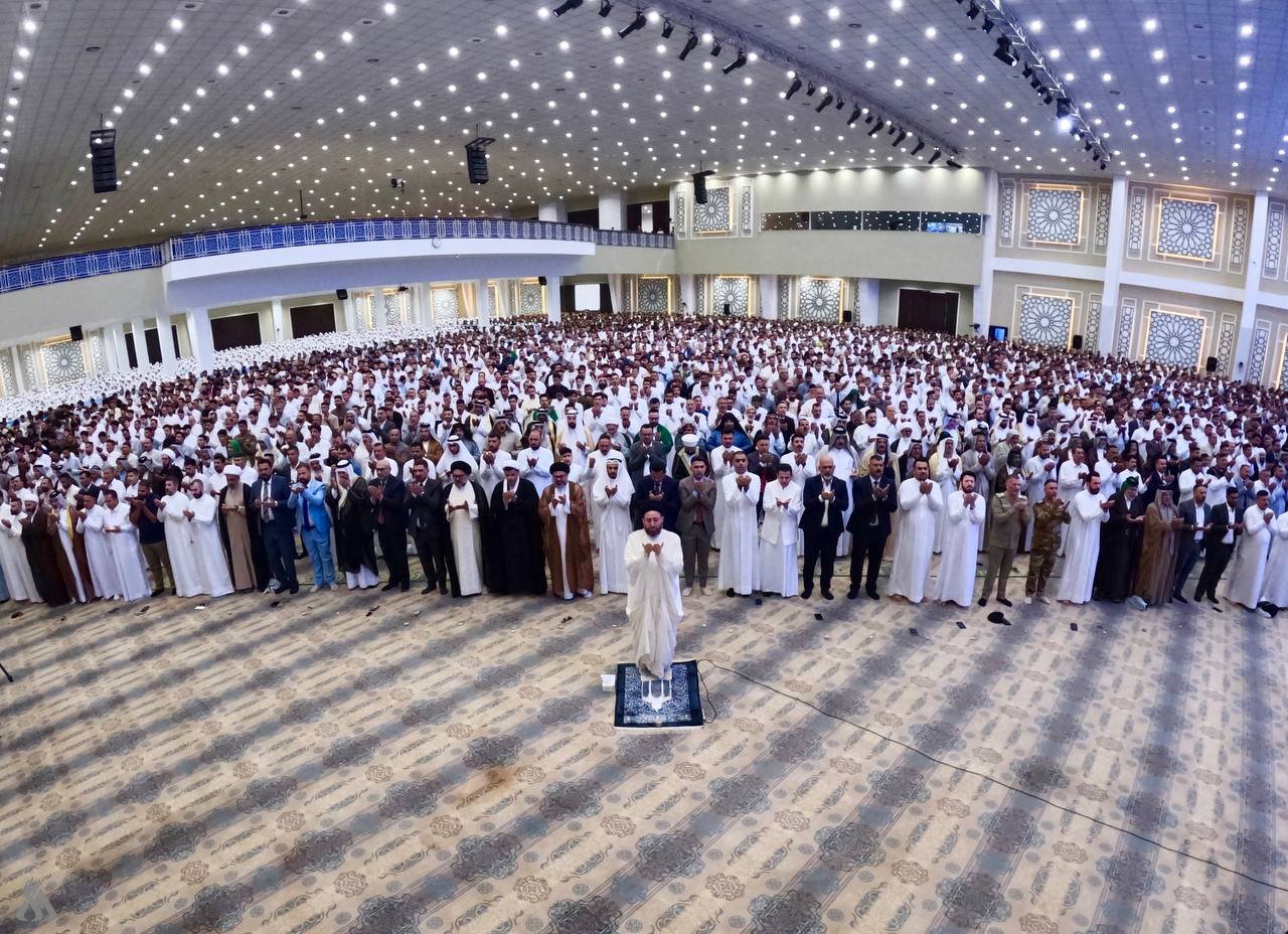 صياغة عنوان صحفي جذاب وواضح، يعبر عن المعنى الأصلي دون تغيير مضمونه: السيد الحكيم: قمة بغداد عكست قدرة العراق على لعب دور محوري لتقريب وجهات النظر