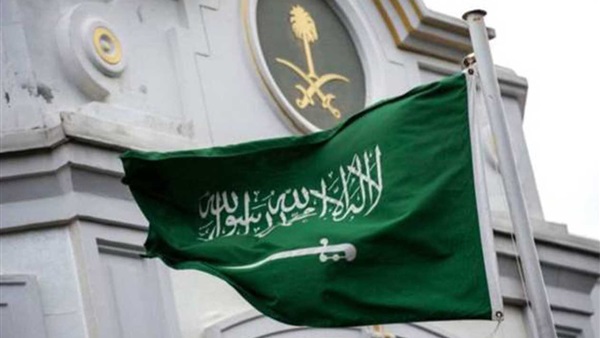 القنصلية السعودية في لوس أنجلوس تحث المواطنين على الالتزام بحظر التجول والابتعاد عن وسط المدينة