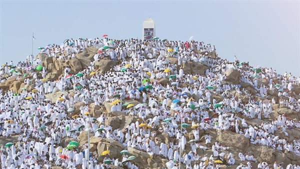بدء تصعيد الحجاج إلى عرفات لأداء الركن الأعظم في فريضة الحج