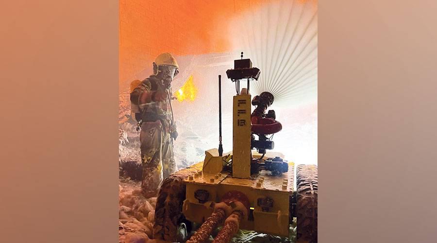 روبوت إماراتي متطور ينجح في مواجهة تحديات الحرائق الكبرى