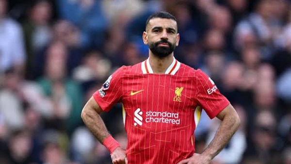أمير هشام يستعرض أبرز إحصائيات محمد صلاح في موسم 2024/2025