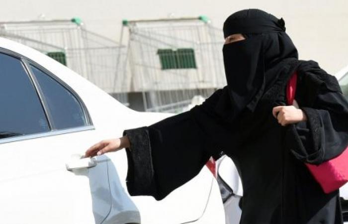 الجوازات السعودية توقف تجديد إقامة السائق الخاص.. شرط جديد يجب تنفيذه اعتباراً من اليوم