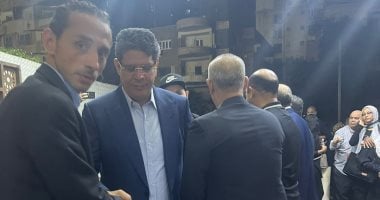 أيمن الرمادي ولاعبو الزمالك يشاركون في عزاء والد محمد طارق