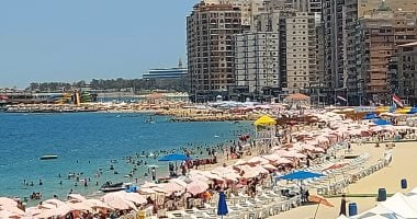 إقبال كبير على شواطئ إسكندرية في أول أيام عيد الأضحى: مشاهد مميزة وصور لزحام العيد