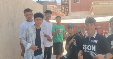 اختلاف وجهات نظر طلاب الثانوية الأزهرية حول امتحان الفيزياء في المنوفية