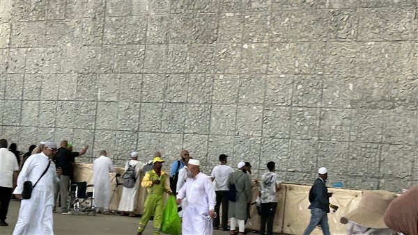 بعثة الحج السياحي تتابع أوضاع الحجاج في منى وتؤكد انتظام رمي الجمرات واستقرار الخدمات 6/7/2025 6:18:57 PM