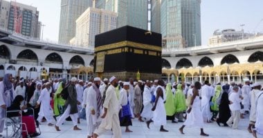 في طواف الإفاضة: الأرواح تتقدم الأقدام نحو المناسك – شاهد الفيديو