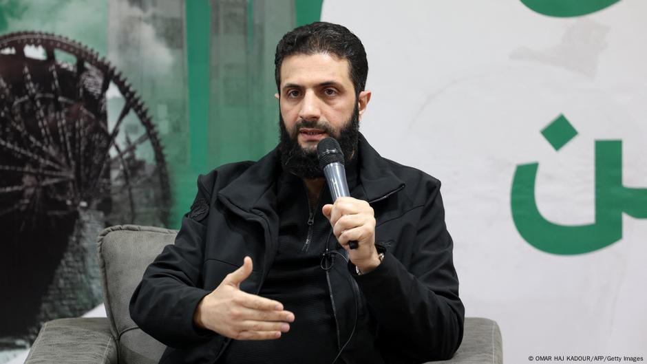 سوريا تفرض قيوداً جديدة: منع دخول شاحنات مصرية وسعودية إلى أراضيها